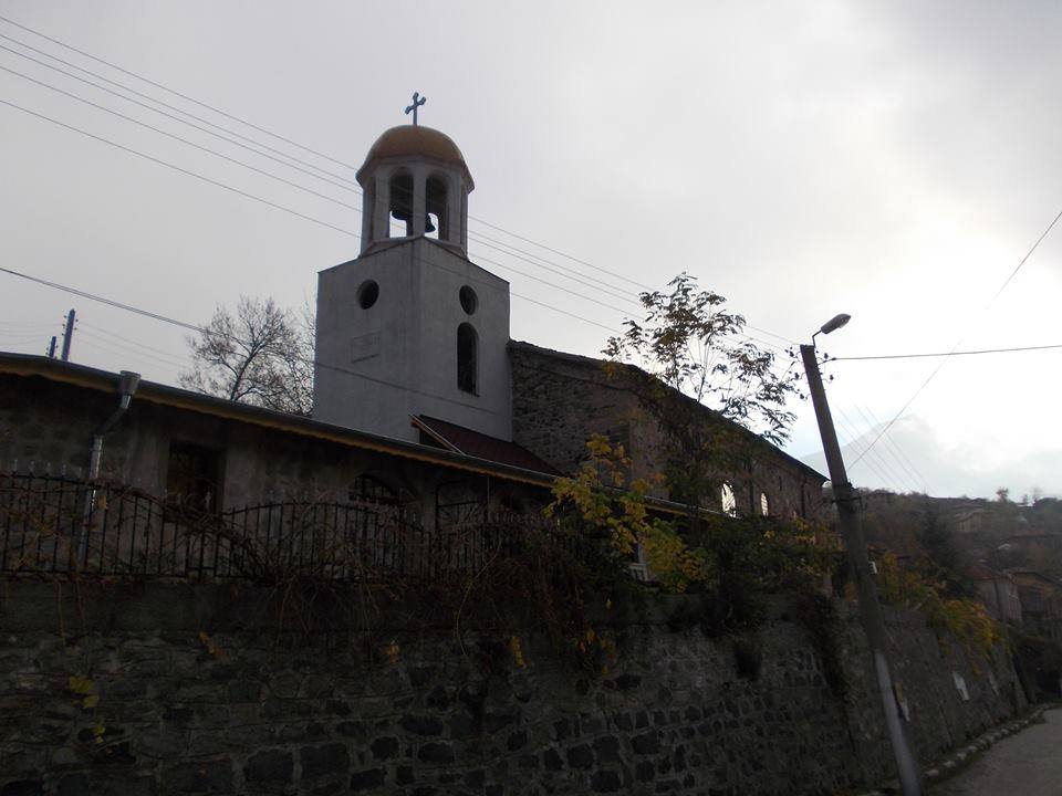 Храм "Св. вмчк. Димитър Солунски", с. Брежани